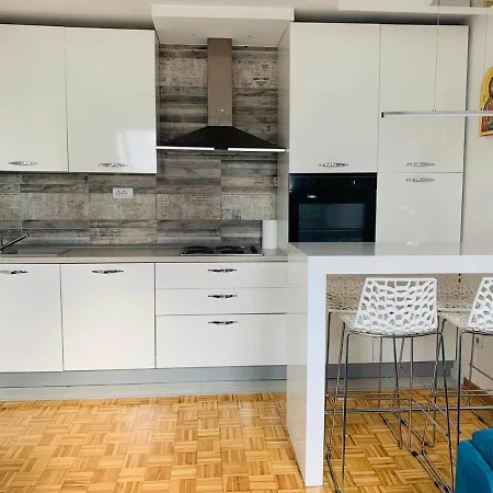 Apartment Fellini
